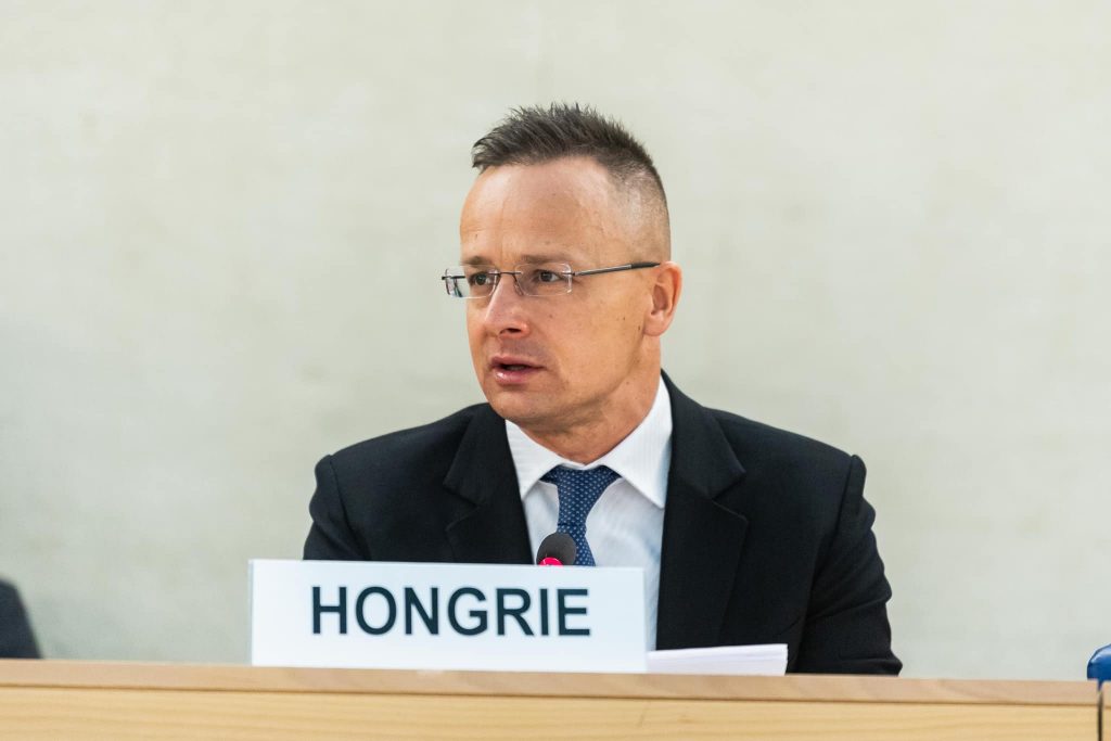 Außenminister: „Ungarn nimmt ukrainische Flüchtlinge auf, lehnt illegale Einwanderer ab“ post's picture