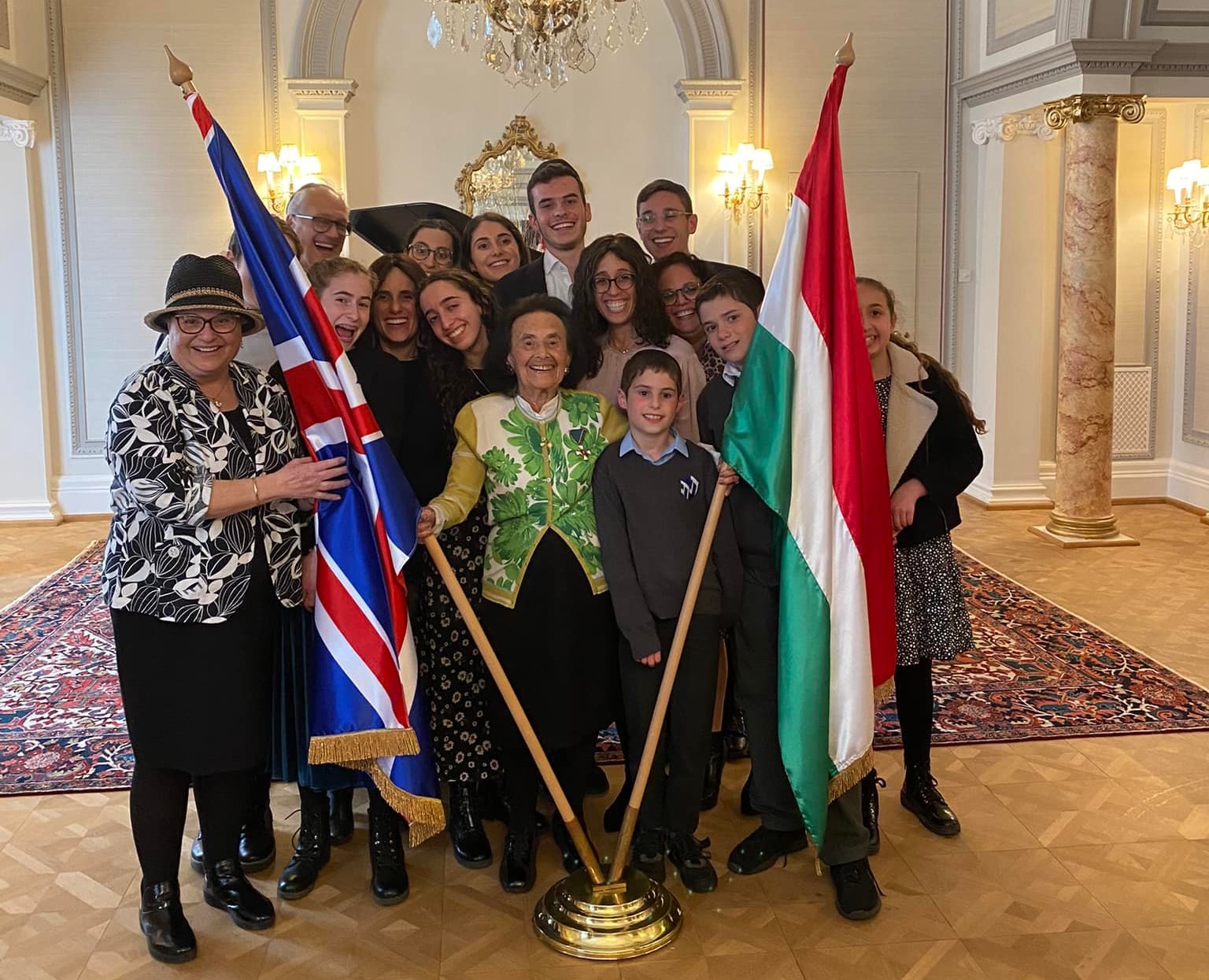 Holocaust-Überlebende erhält ungarischen Verdienstorden in London