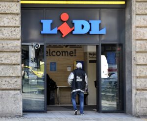 Ungarische Einzelhändler kaufen preisgebundene Produkte auf, Lidl führt Verbot ein