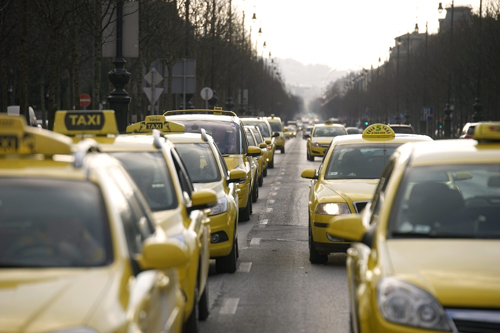 Unternehmen erhöhen Mitgliedsbeiträge nach Erhöhung der Budapester Taxitarife post's picture