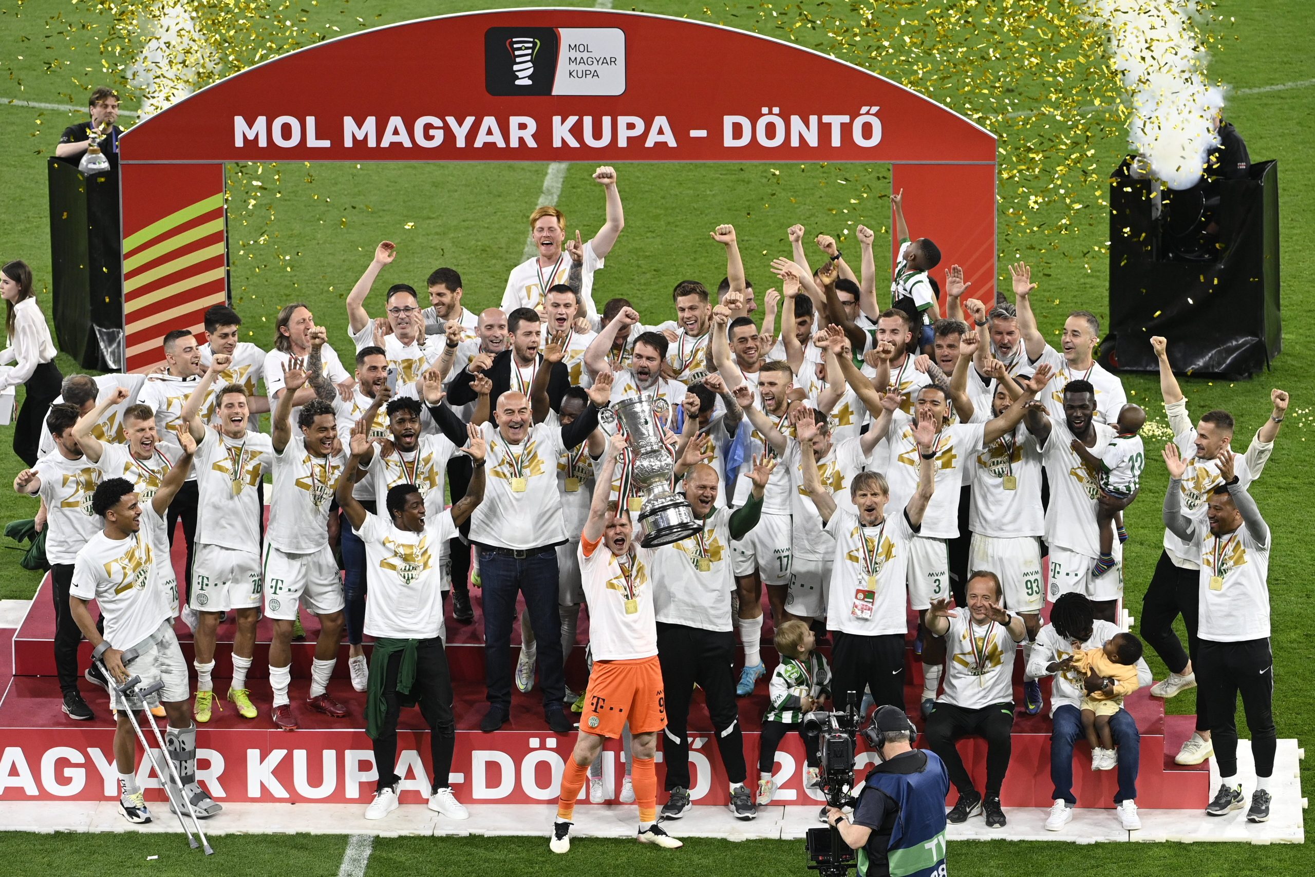 Fußball: Ferencváros gewann den ungarischen Pokal vor fast 40.000 Zuschauern