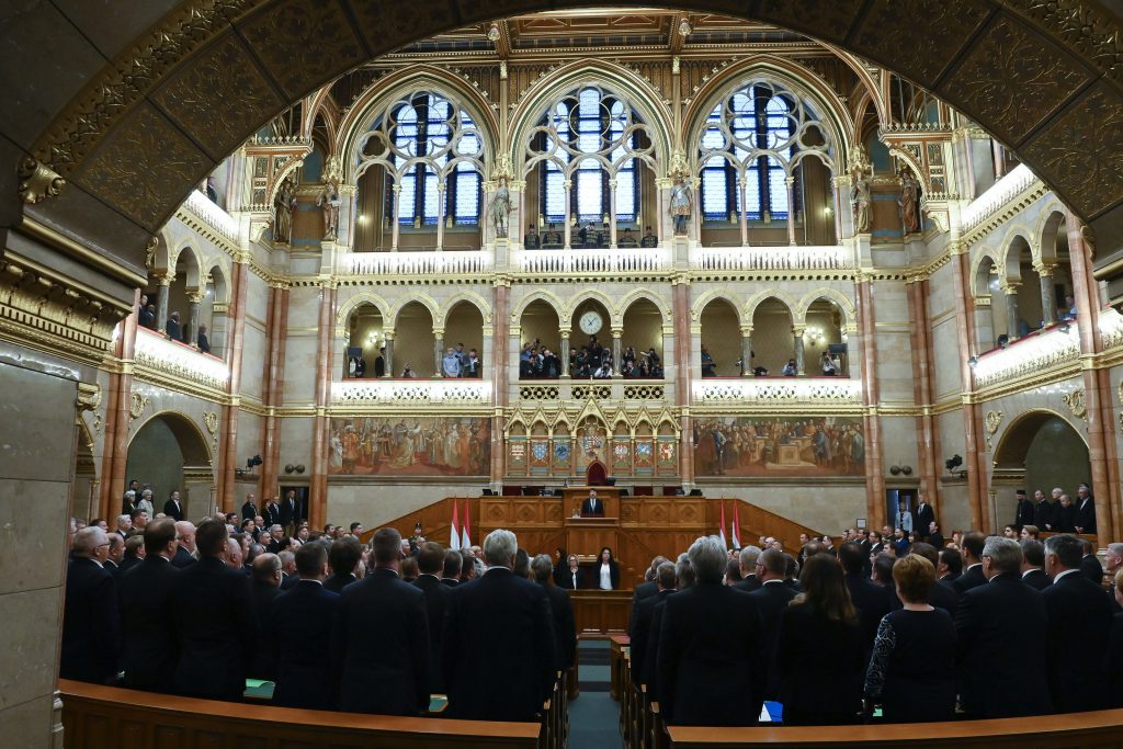 Budapost: Auftakt der vierjährigen Legislaturperiode post's picture