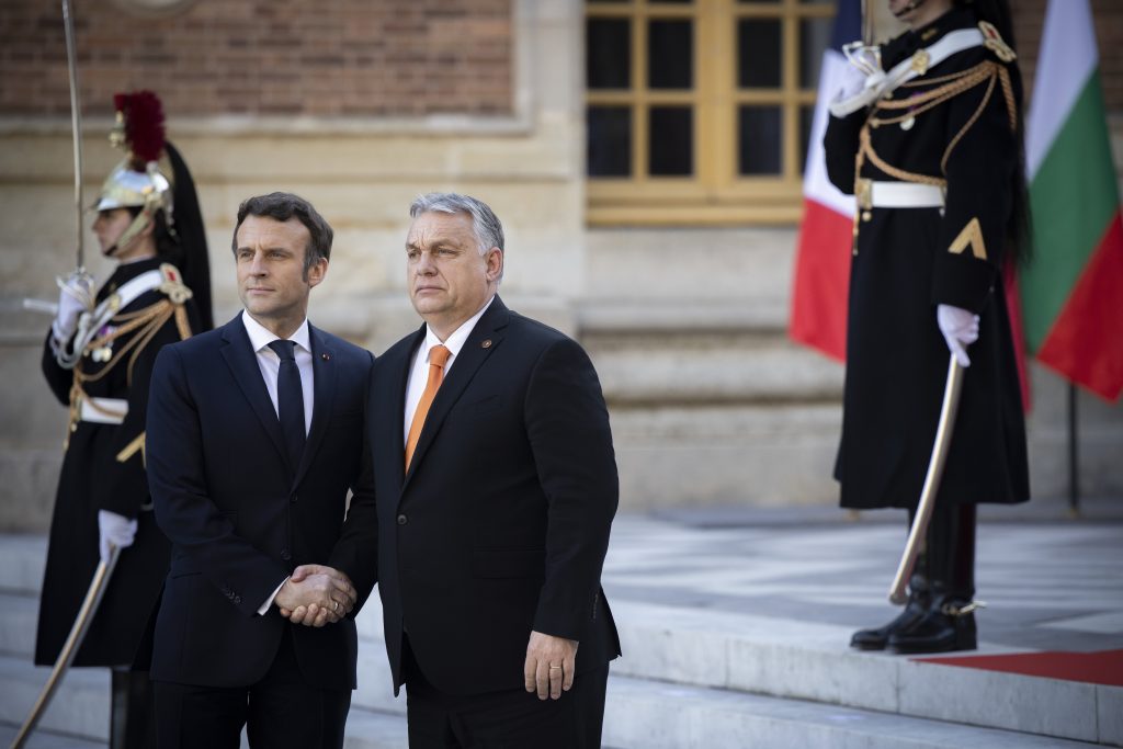Orbán in Gesprächen mit Präsident Macron über EU-Ölembargo