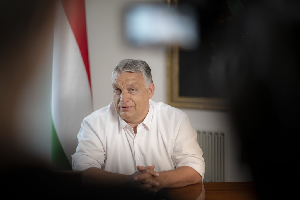 Orbán reist von Paris nach Brüssel post's picture