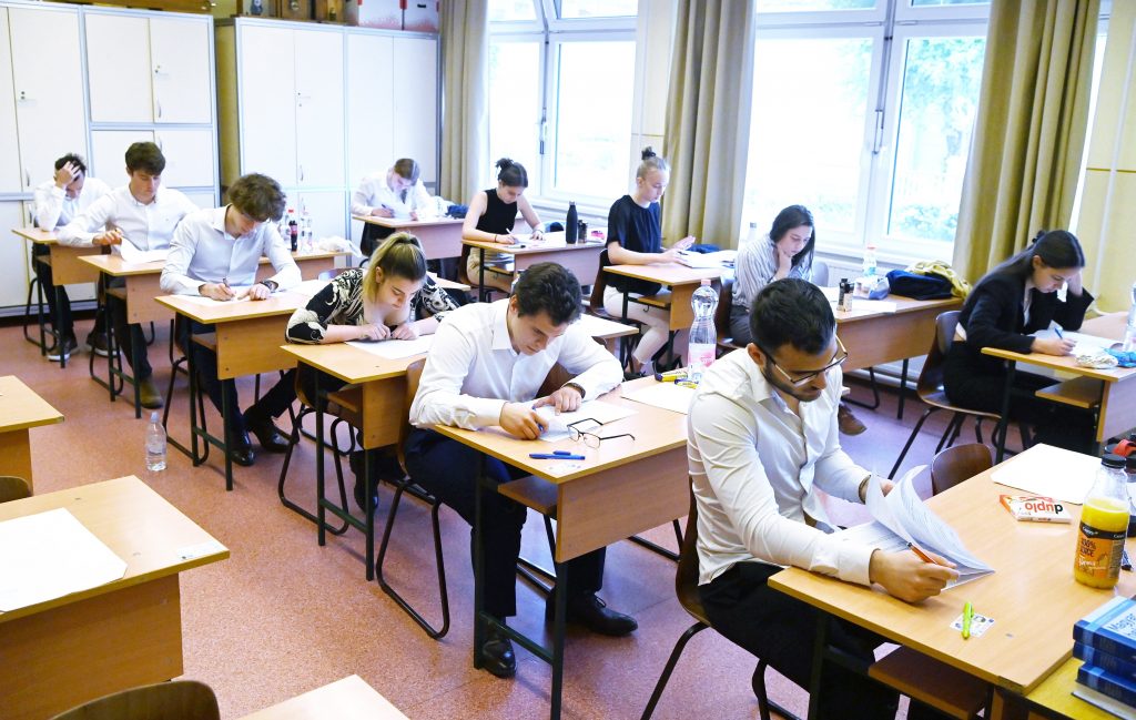 Abiturprüfungen in Ungarn gestartet post's picture