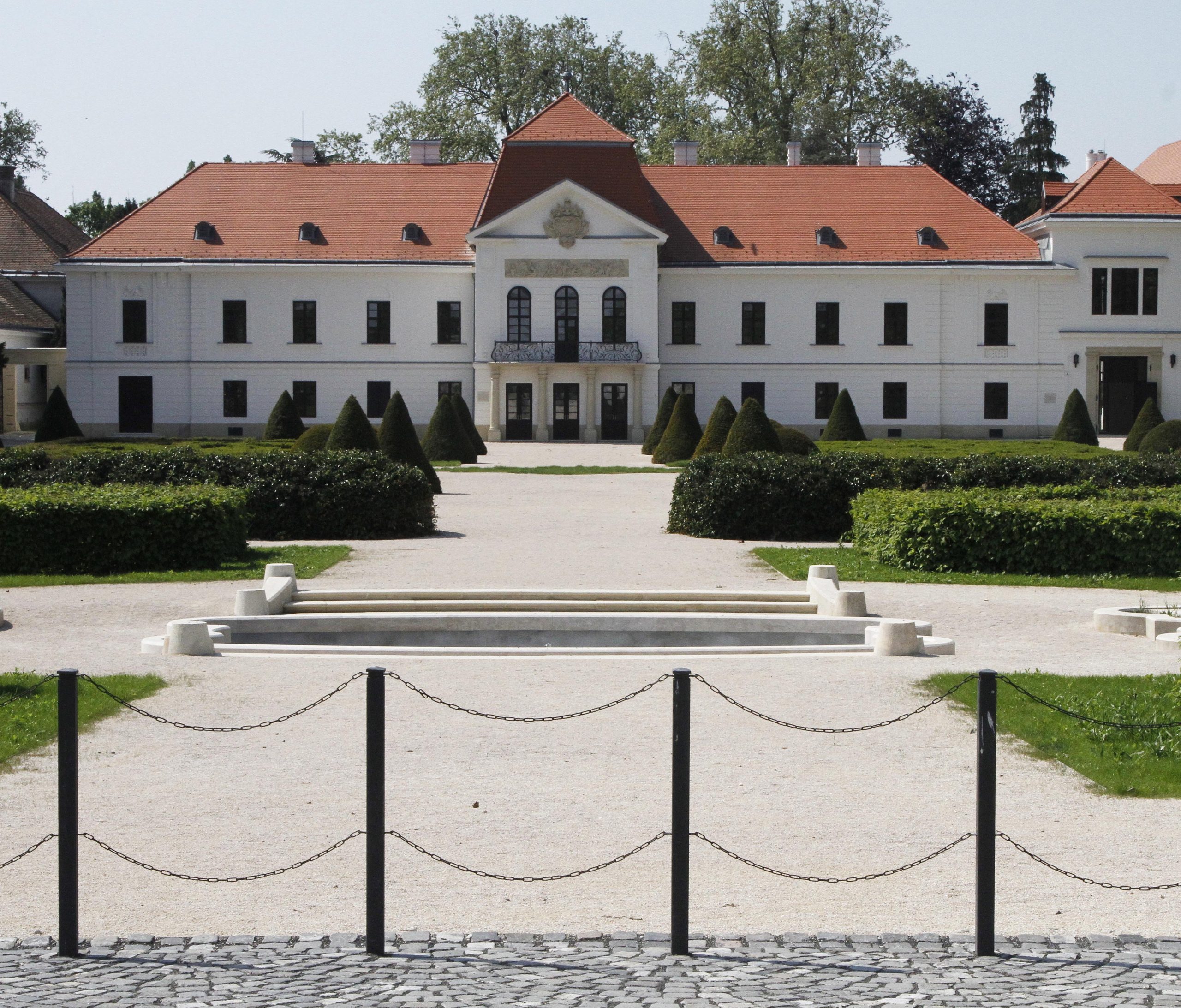 Die Hochbauphase der Erneuerung des Széchenyi-Schlosses in Nagycenk ist abgeschlossen - FOTOS