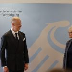 Erste offizielle Reise des ungarischen Verteidigungsministers führt nach Deutschland
