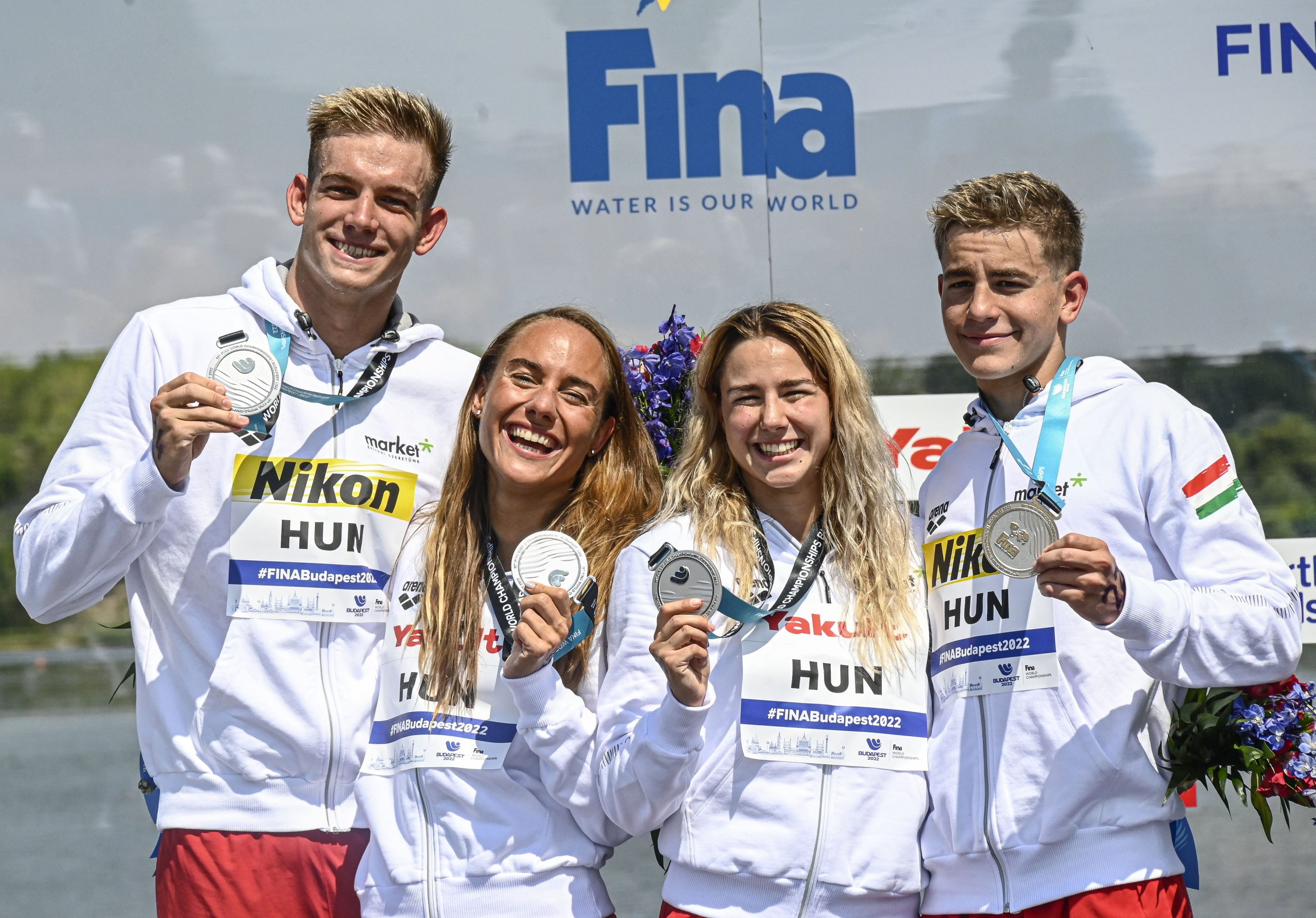 Schwimm-WM: Ungarn gewinnen Silbermedaille in der Freiwasser-Mixed-Team-Staffel