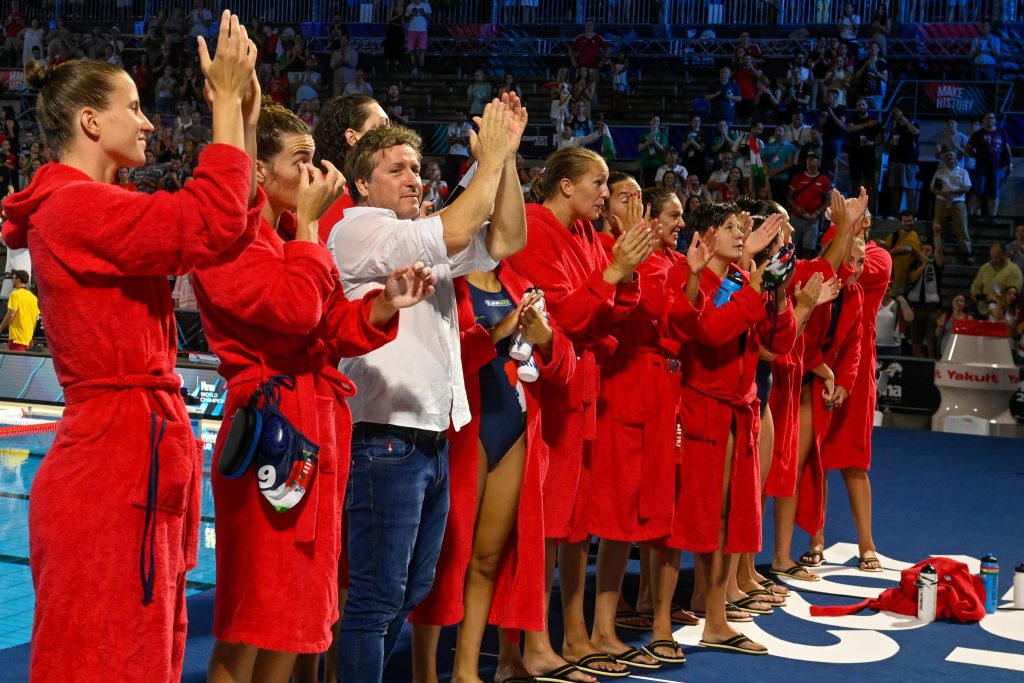 Schwimm-WM: Ungarische Wasserballerinnen erreichen Halbfinale
