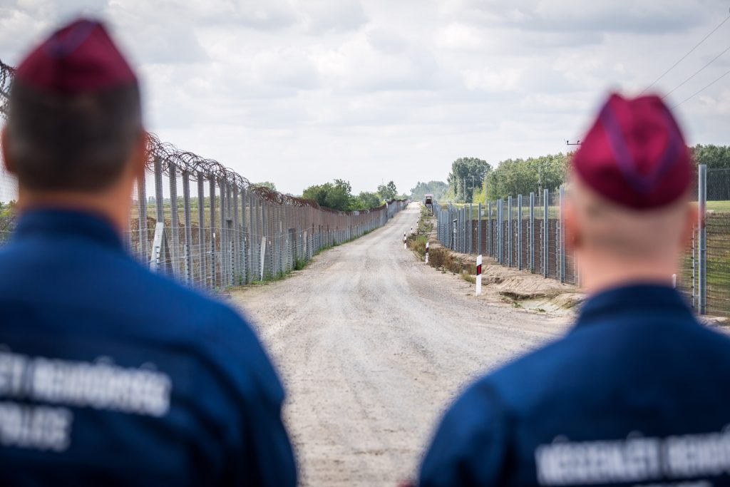 Ungarische Polizei hatte gestern mit mehr als 800 Migranten zu tun post's picture