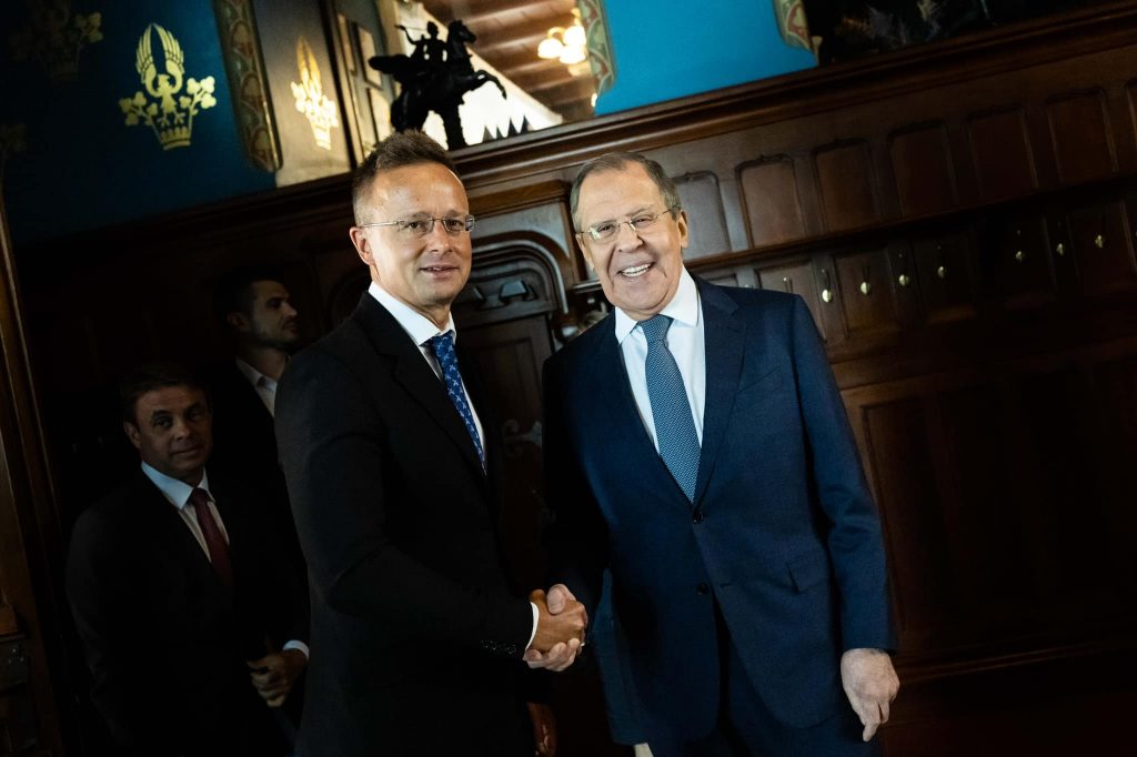 Außenminister reist zu Gesprächen über Energielieferungen und Frieden nach Moskau post's picture