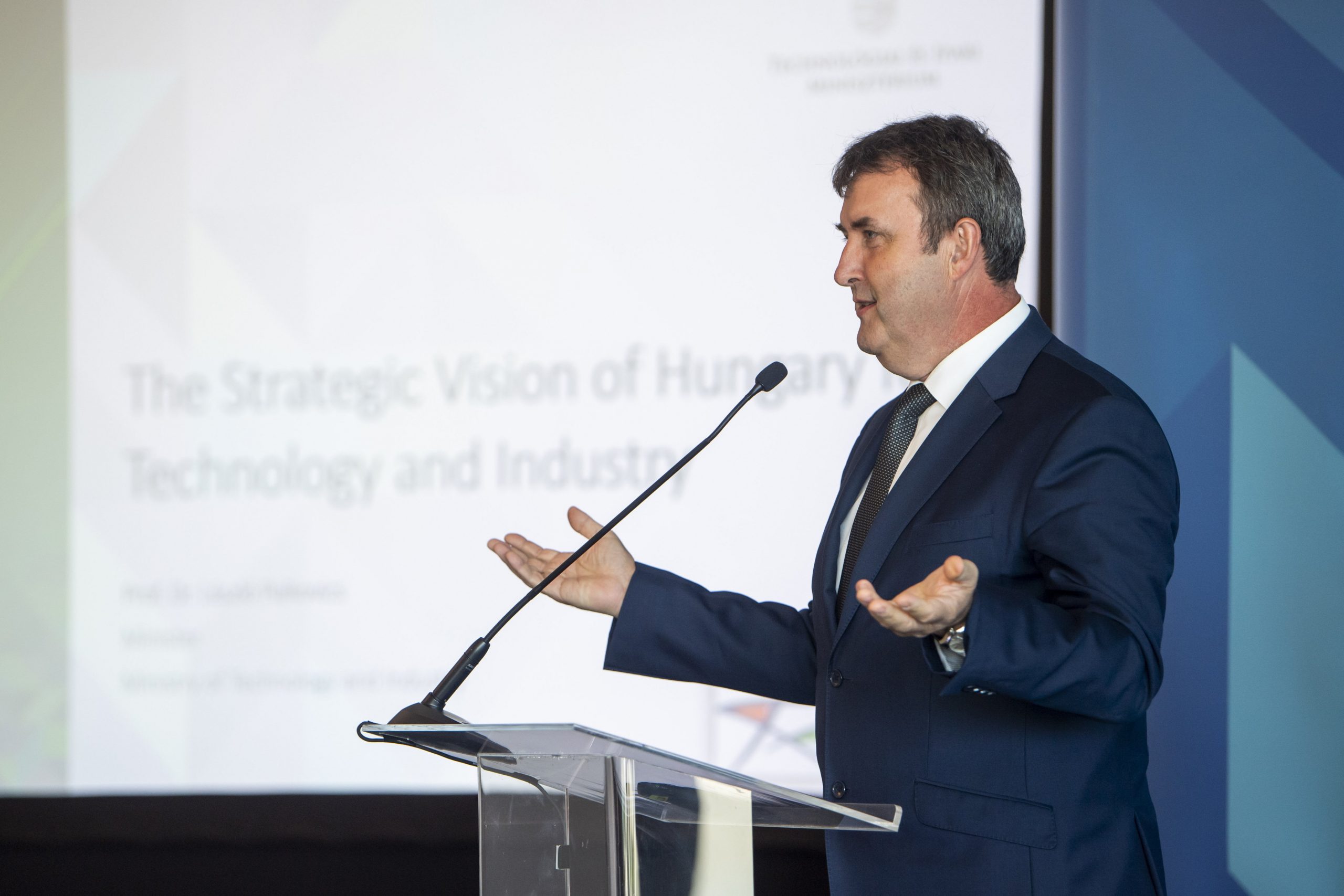 Technologieminister: Ungarn und Israel arbeiten bei der Entwicklung von Automobilinnovationen zusammen