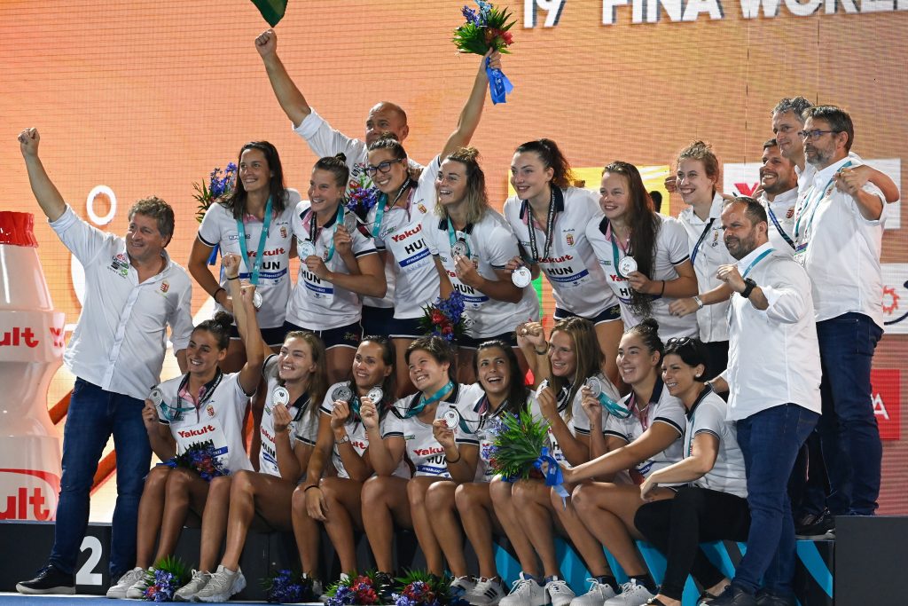 Schwimm-WM: Ungarische Wasserballmannschaft der Frauen gewinnt Silbermedaille post's picture