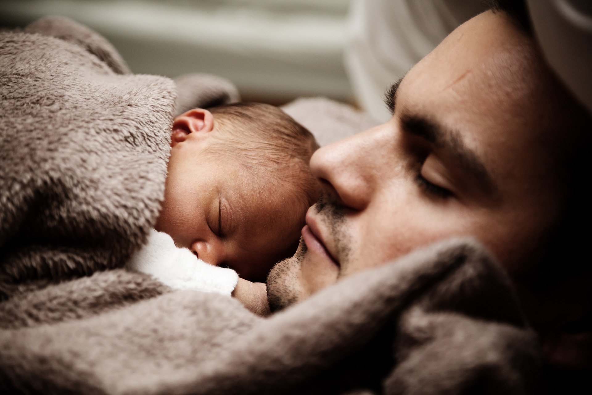 Gewerkschaftsbund fordert mehr Sonderurlaub für frischgebackene Väter