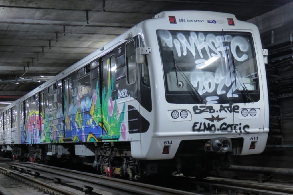 Ausländer kamen nach Ungarn mit der Absicht, U-Bahn-Wagen zu zerstören post's picture
