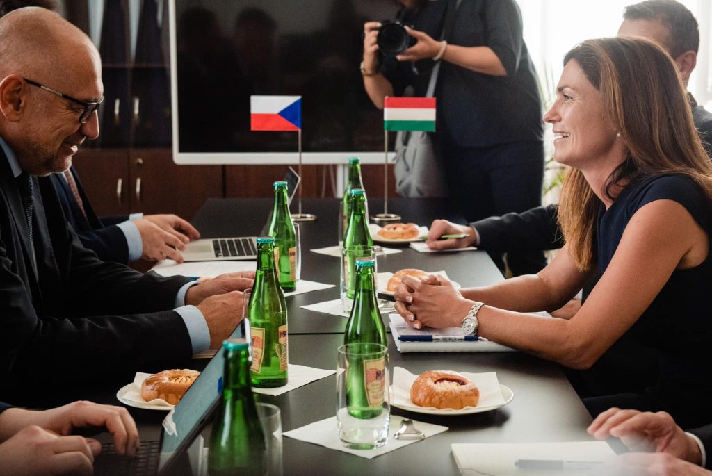Justizministerin Varga führte Gespräche mit ihren tschechischen Amtskollegen in Prag post's picture