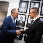 Ungarischer Außenminister führt Gespräche mit russischem Amtskollegen in New York