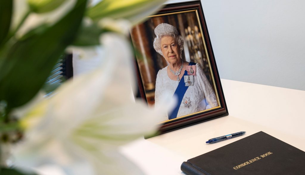 Ungarische Präsidentin zum Begräbnis von Königin Elisabeth II. eingeladen post's picture