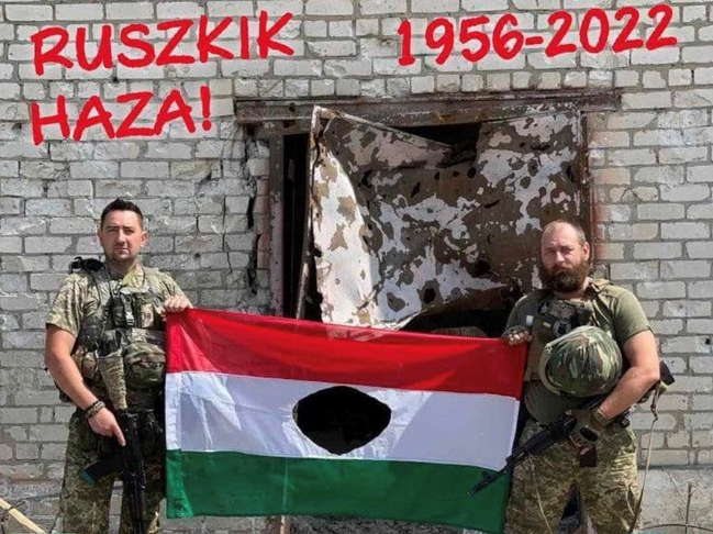 Ukrainisches Dorf von transkarpatisch-ungarischen Soldaten befreit post's picture