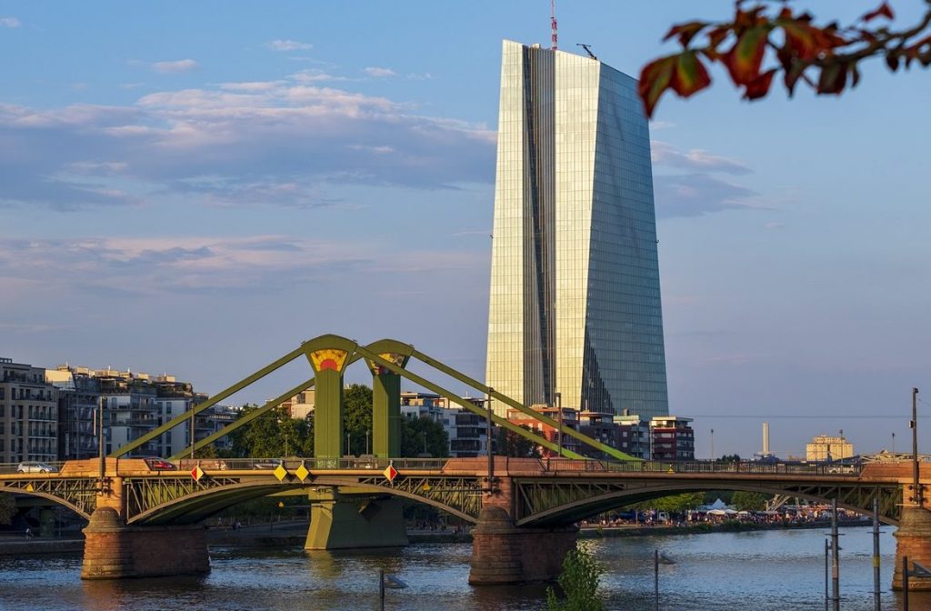 EZB widersetzt sich Forderungen, die enormen Gewinne der Banken zu begrenzen post's picture