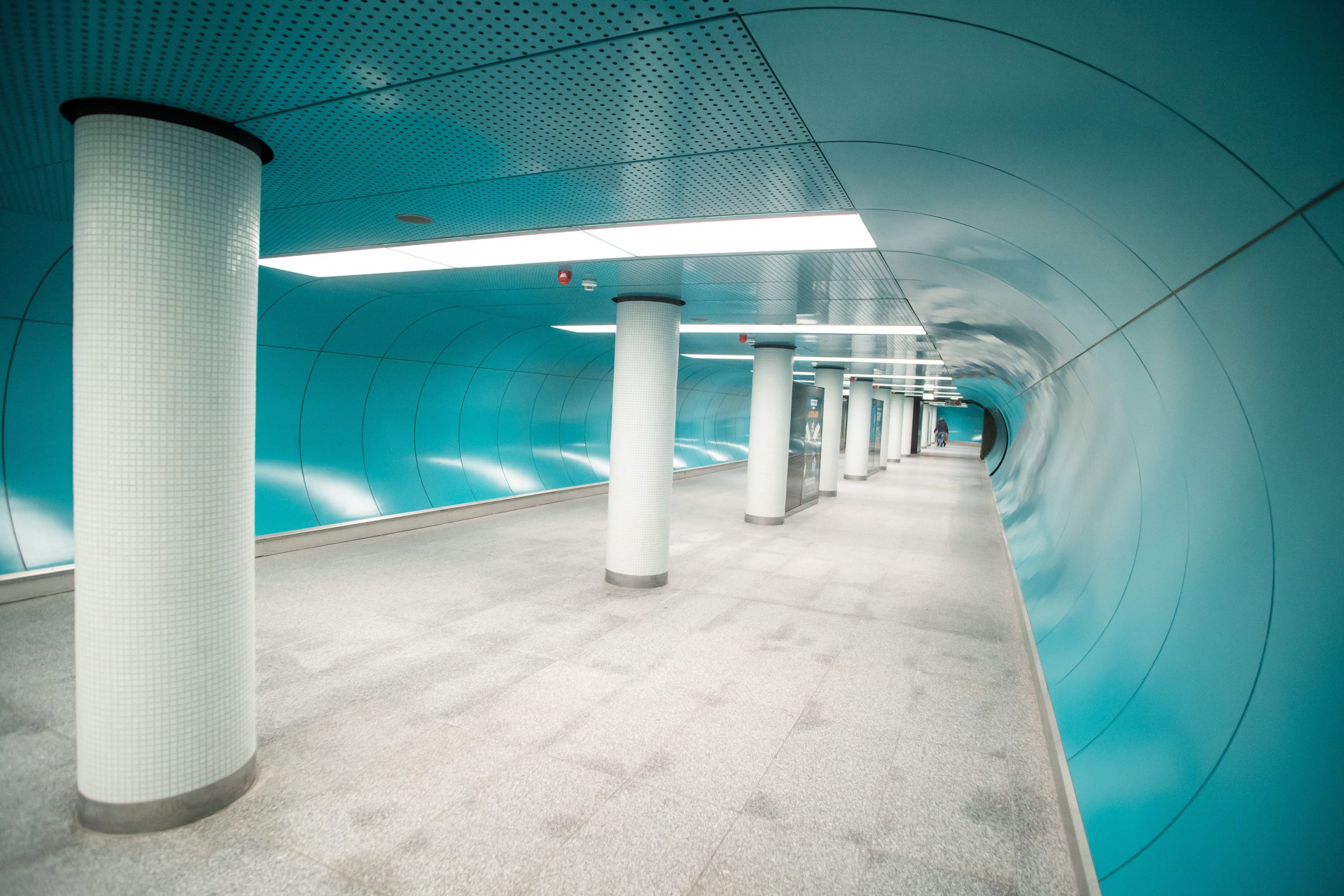 Neue Haltestellen auf der renovierten Metrolinie in der Hauptstadt eröffnet
