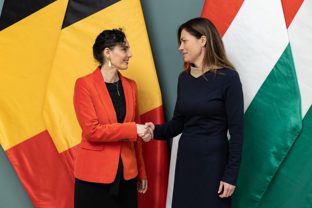 Erste belgische Außenministerin nach zwölf Jahren zu Besuch in Budapest post's picture