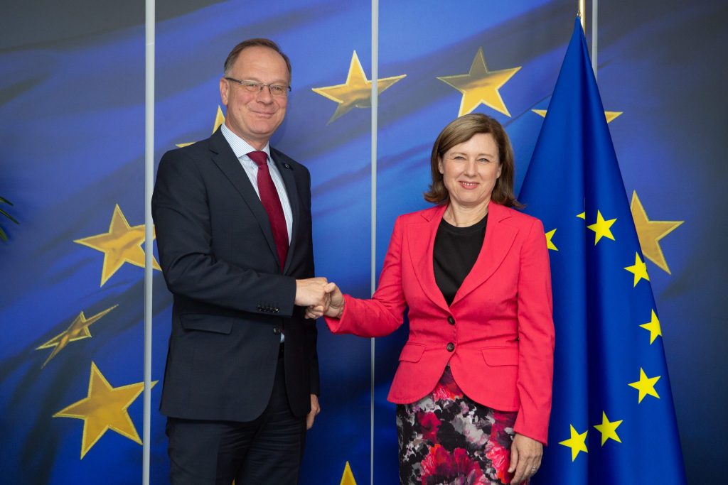 Minister Navracsics ist optimistisch in Bezug auf EU-Mittel post's picture