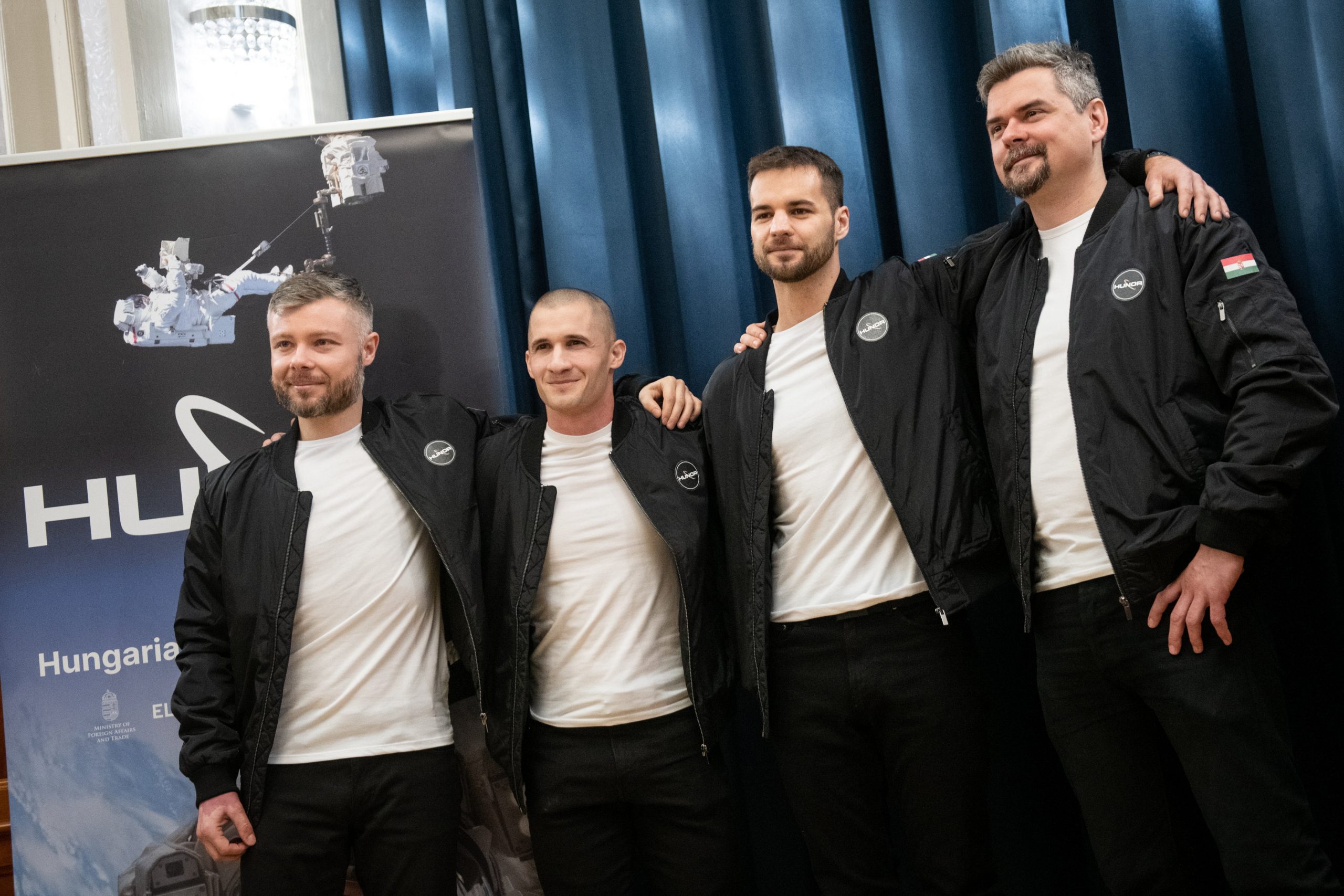 Die vier ungarischen Astronautenkandidaten wurden vorgestellt