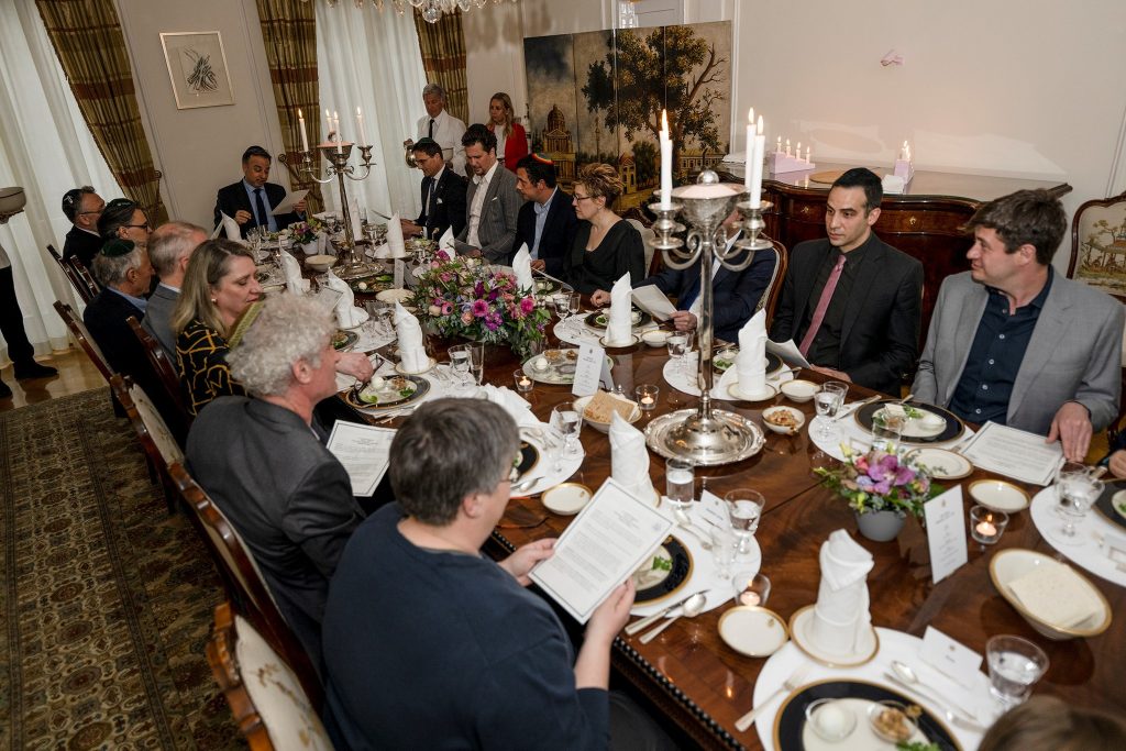 US-Botschafter unter Beschuss wegen Einladung eines rechtsextremen Politikers zum jüdischen Feiertag post's picture