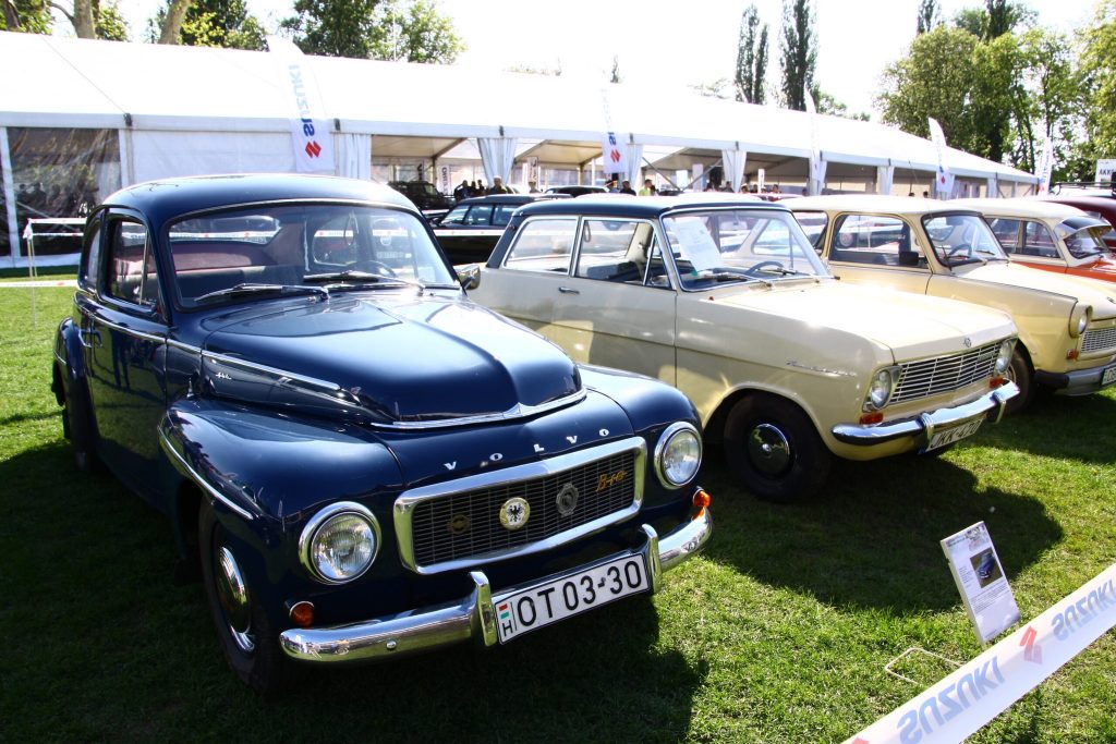 Oldies but Goldies – Automobilausstellung in Esztergom post's picture