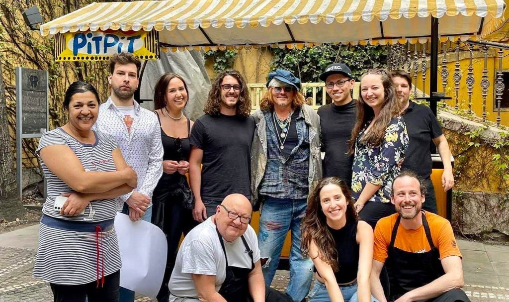 Johnny Depp bei Dreharbeiten in Budapest – Video! post's picture