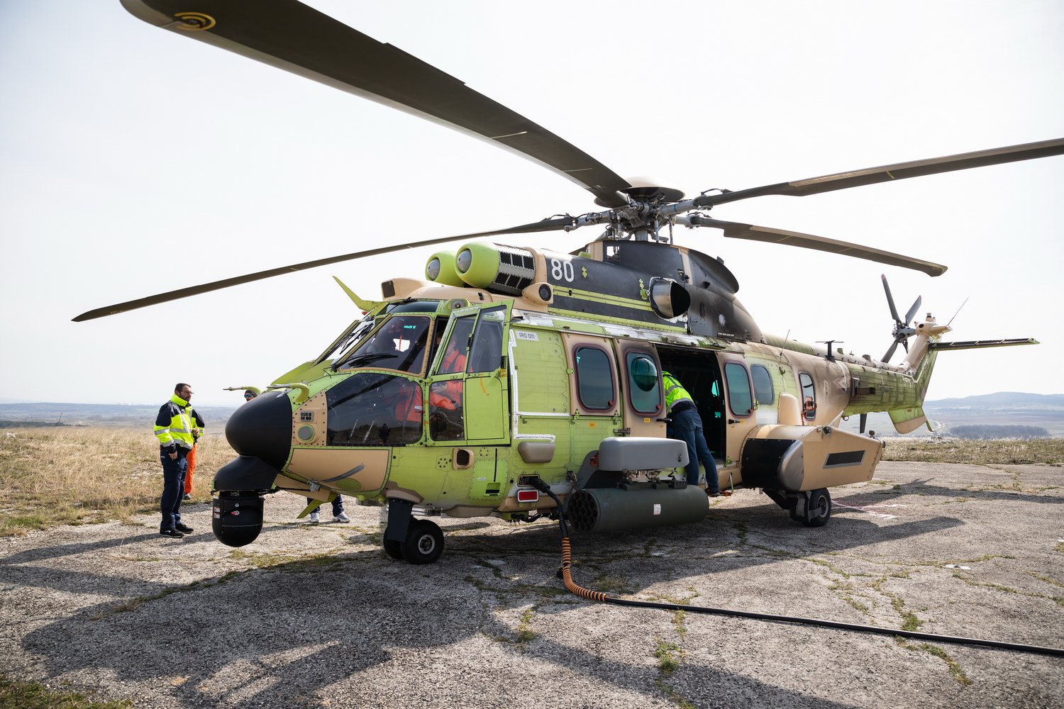 Verteidigungskräfte erhalten Hubschrauber mit einzigartiger Bewaffnung