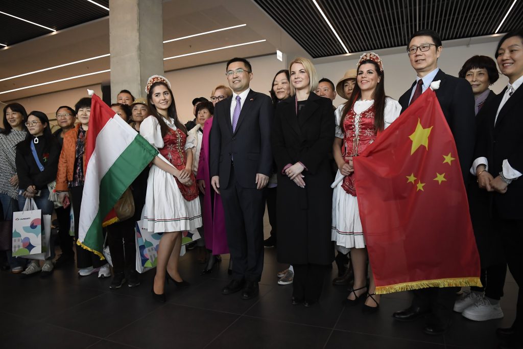 Die erste organisierte chinesische Touristengruppe landete nach drei Jahren in Budapest post's picture
