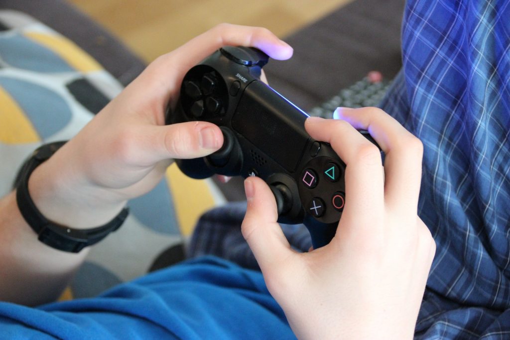 Task Force für Familienfreundlichkeit erörtert die Gefahren von Videospielen post's picture