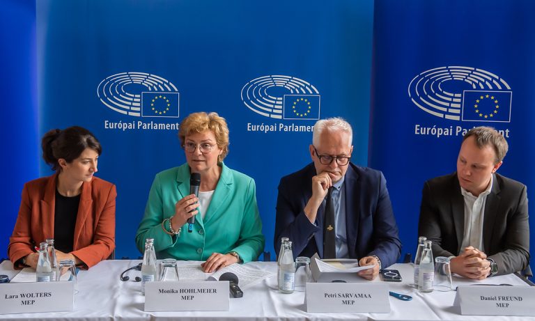 EP-Delegation schließt umstrittenen Budapest-Besuch ab post's picture