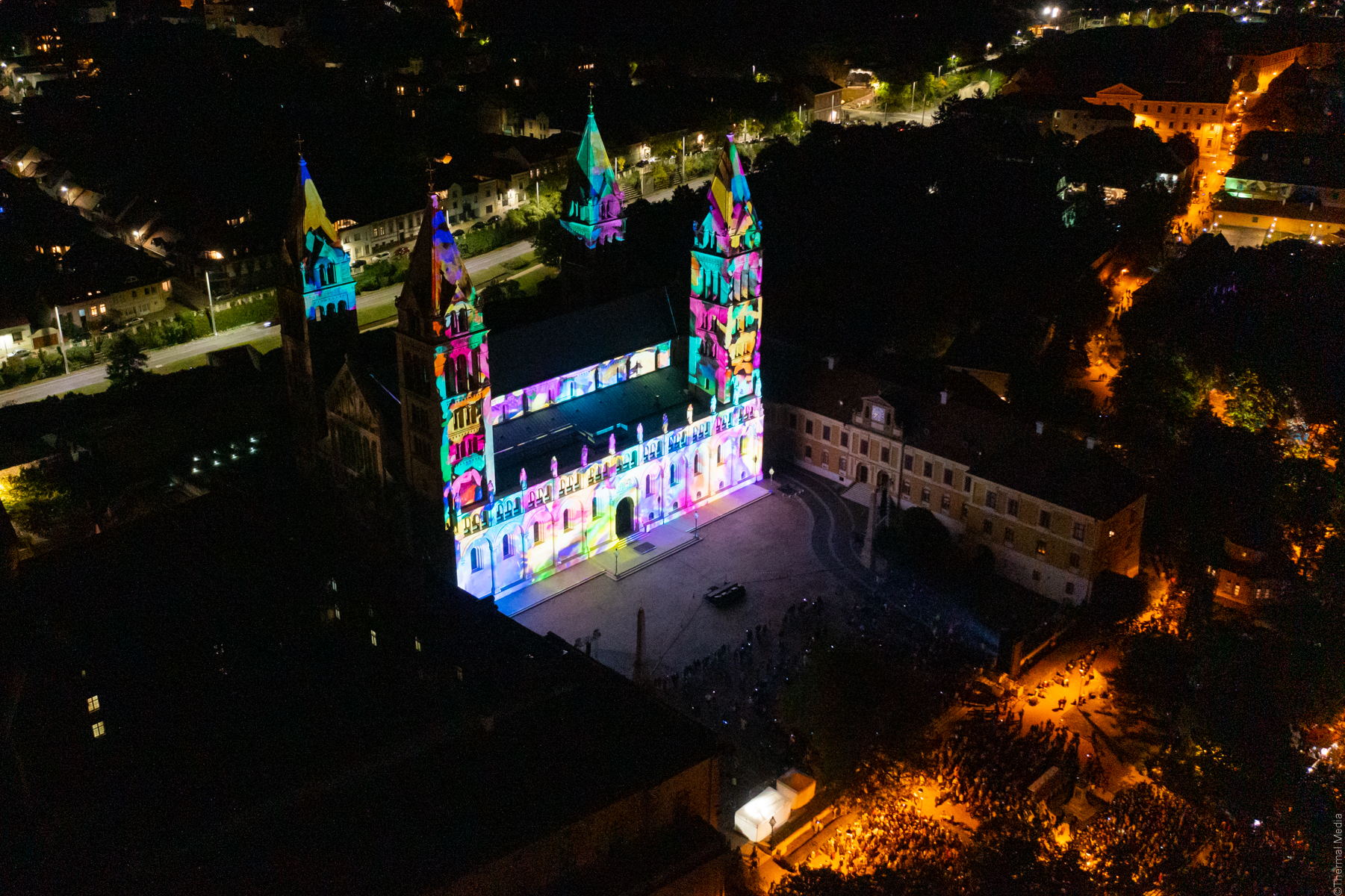Das Zsolnay-Lichtfestival wartet mit atemberaubenden Installationen auf