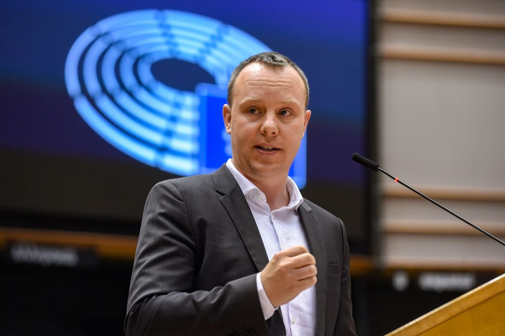 Deutscher Europaabgeordneter im Twitter-Streit mit Wirtschaftsclubpräsident über Ungarn post's picture