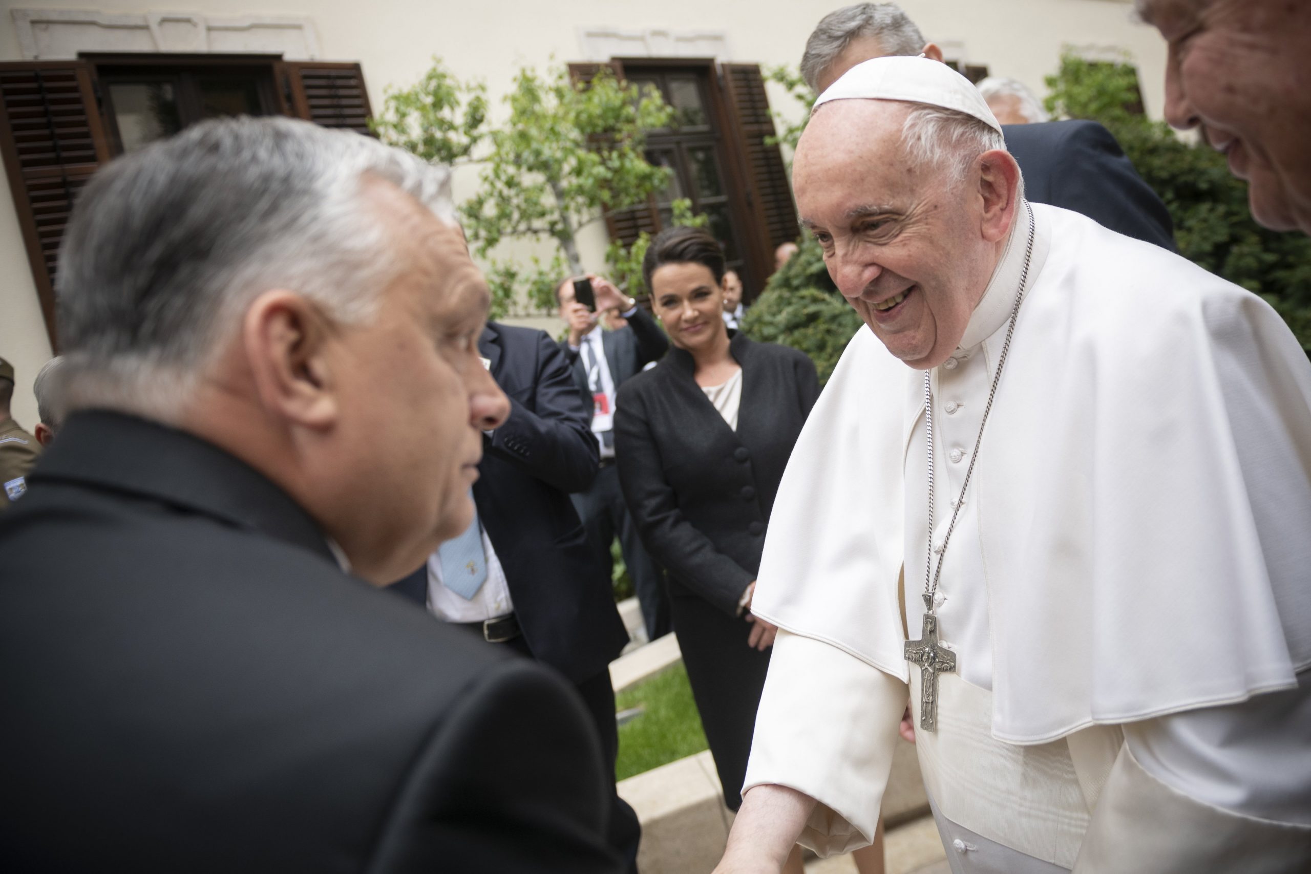 The American Conservative: Papst und Viktor Orbán sind die einzigen, die auf Frieden drängen