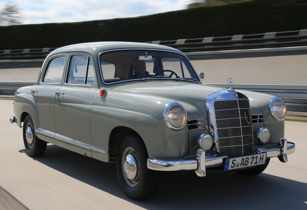 Mercedes Oldtimer cruisen durch Westungarn post's picture