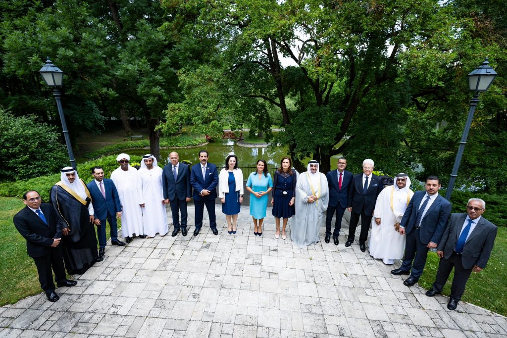 Staatspräsidentin Novák empfängt die Botschafter der arabischen Länder im Komitat Nógrád post's picture