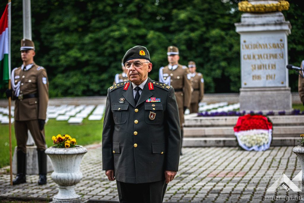 Türkischer Generalstabschef in Ungarn eingetroffen post's picture