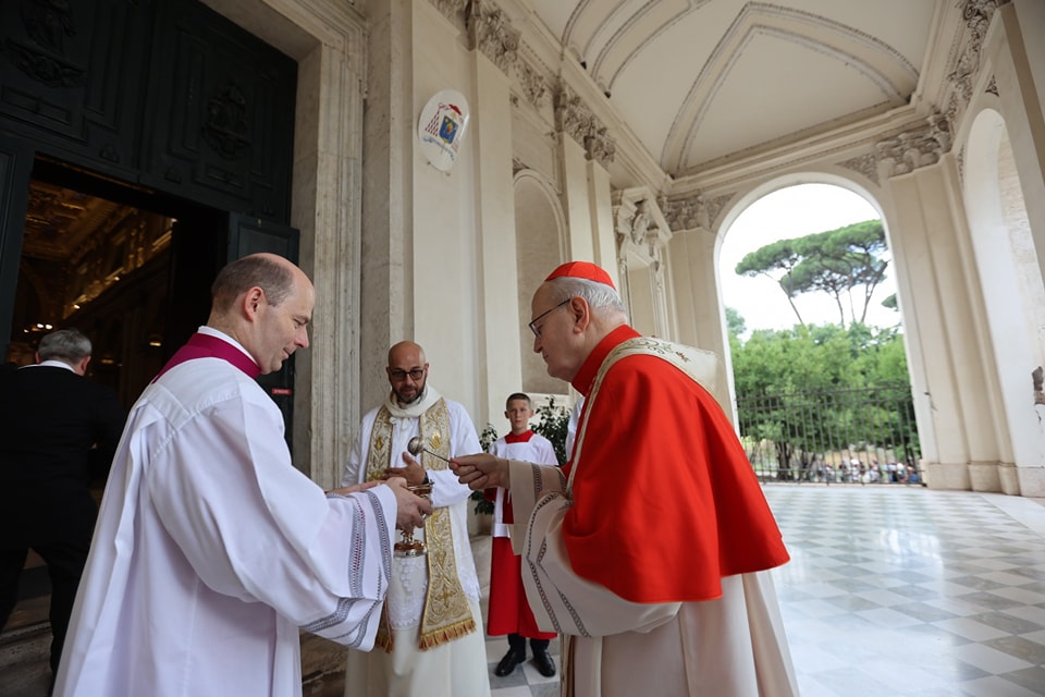 Kardinal Péter Erdő nimmt seine römische Titelkirche in Besitz post's picture