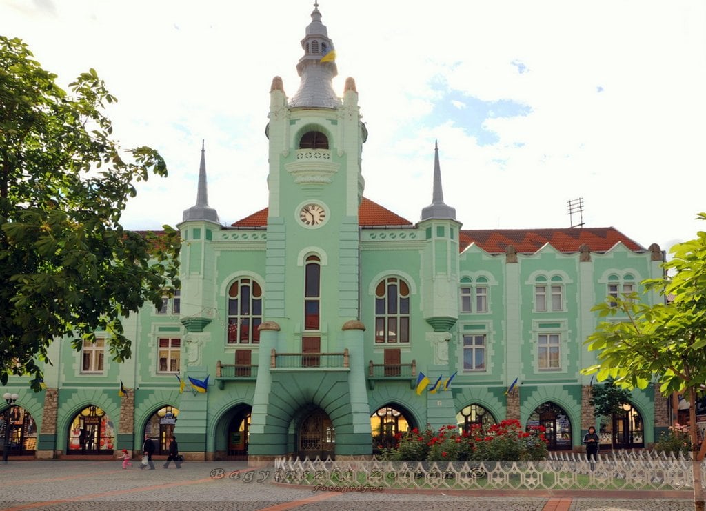 „Ukrainisierung“ des ungarischen Gymnasiums setzt an post's picture
