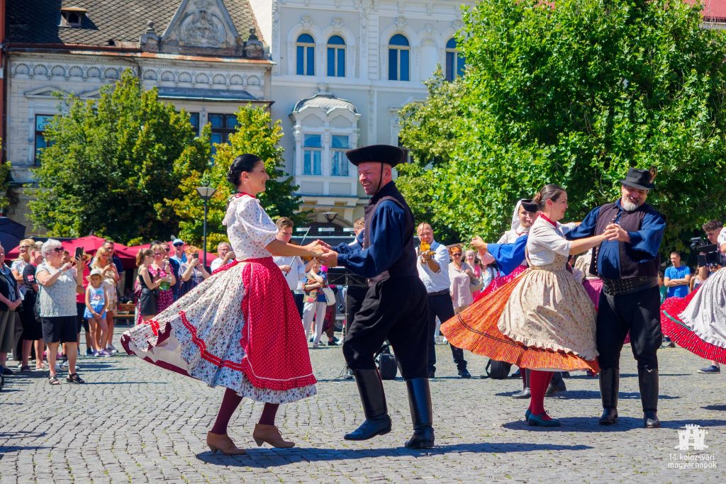 Musik, Tanz und Trachten auf den 14. Klausenburger Ungarischen Tagen post's picture