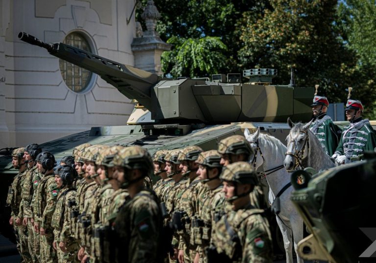 Armee erhöht Gehälter derjenigen Soldaten, die neue Lynx-Schützenpanzer bedienen post's picture