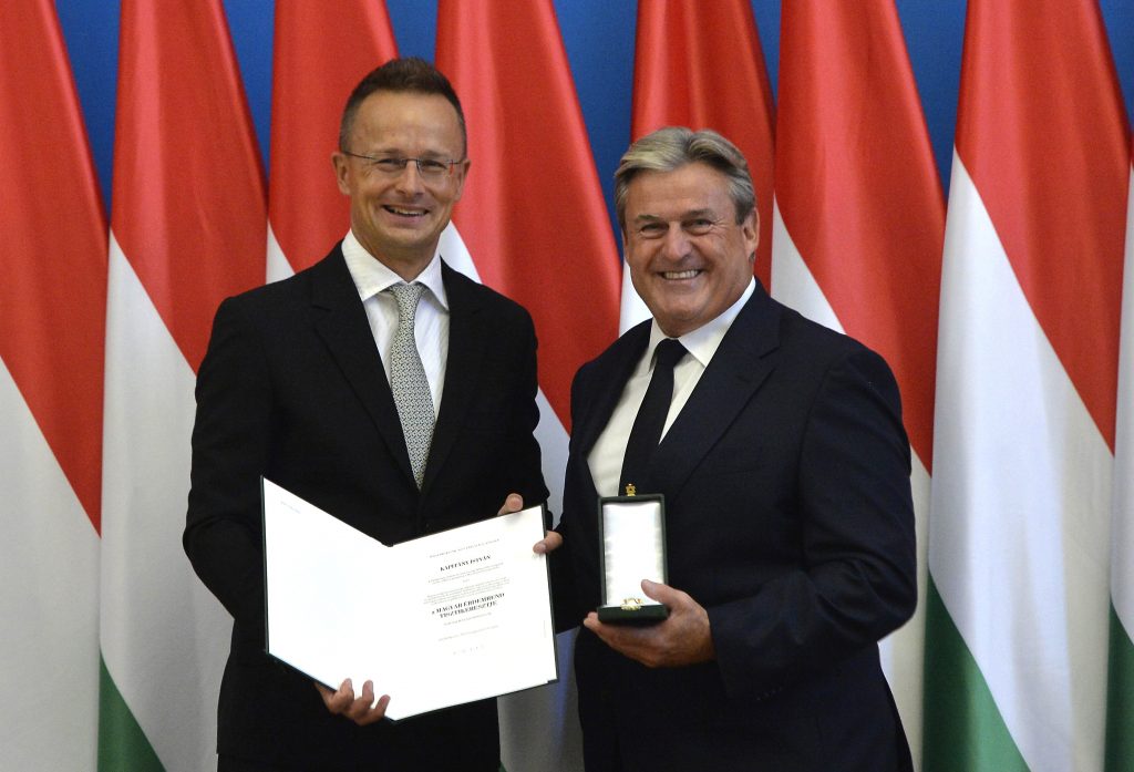 Shells ungarischer Vizepräsident ausgezeichnet post's picture