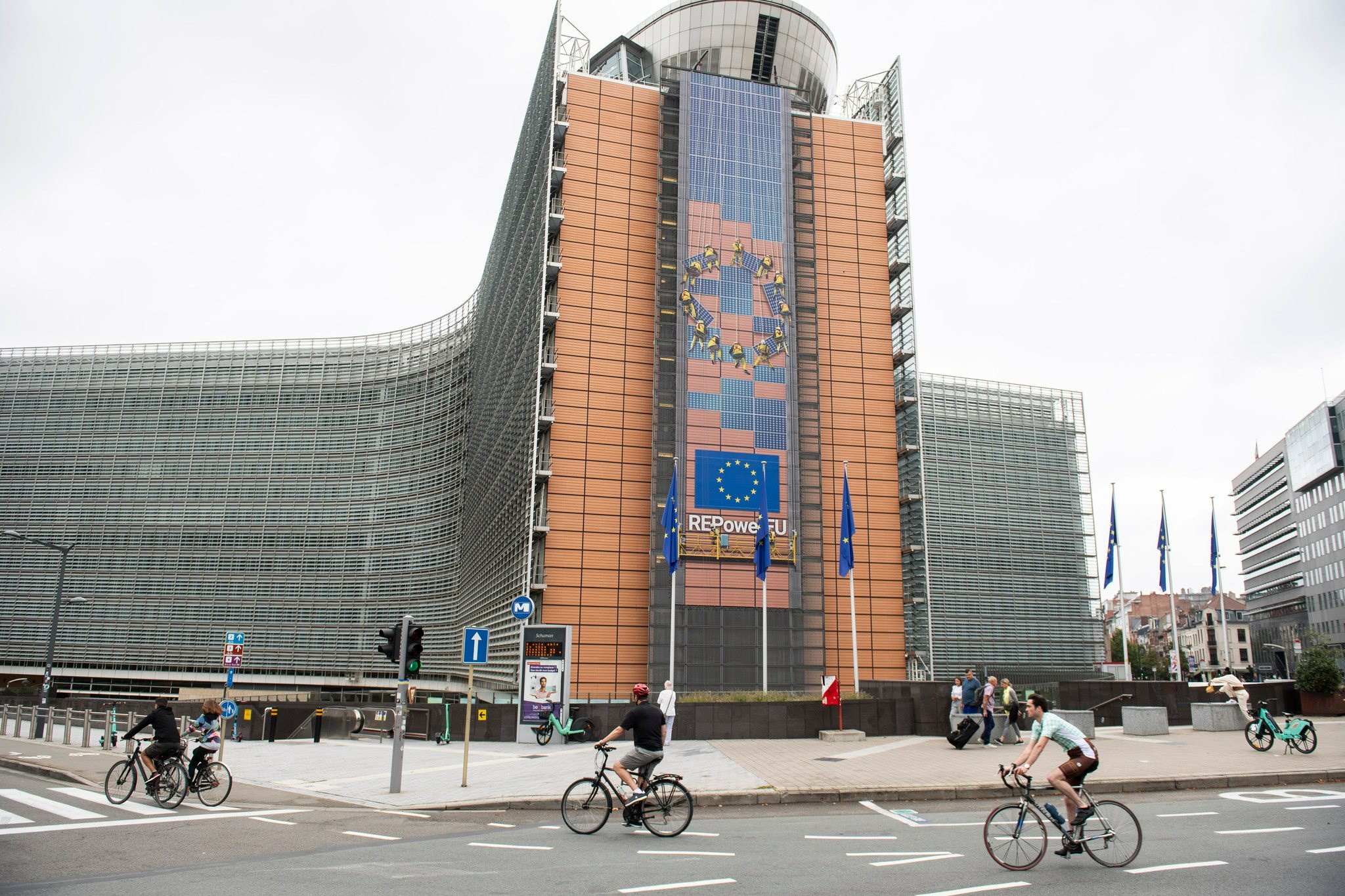 Regierung zahlt von Brüssel zurückgehaltene EU-Gelder an Kommunen voraus