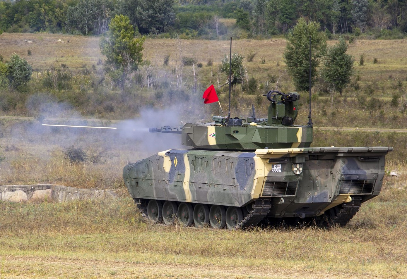 Erste Live-Schießübung mit den neuen Lynx-Schützenpanzern