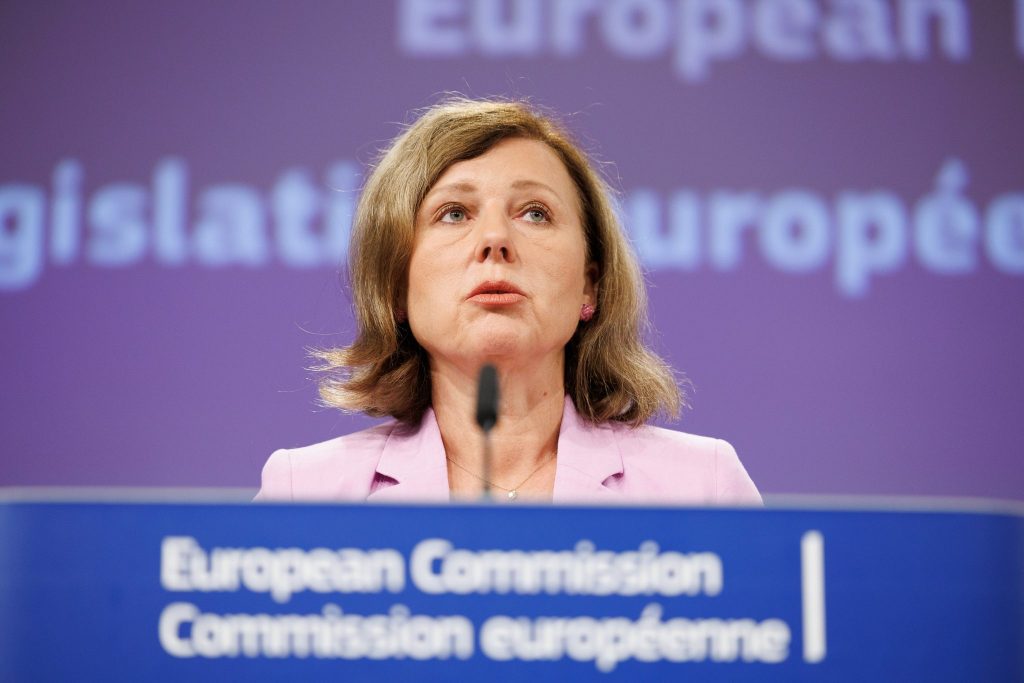 EU-Kommissarin sieht in ungarischen Wählern ein Hindernis für die Demokratie post's picture