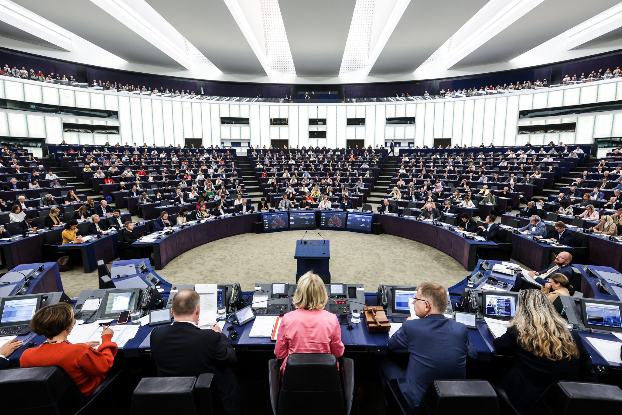 Europäisches Parlament spricht sich gegen 10 Milliarden Euro-Zahlung an Ungarn aus